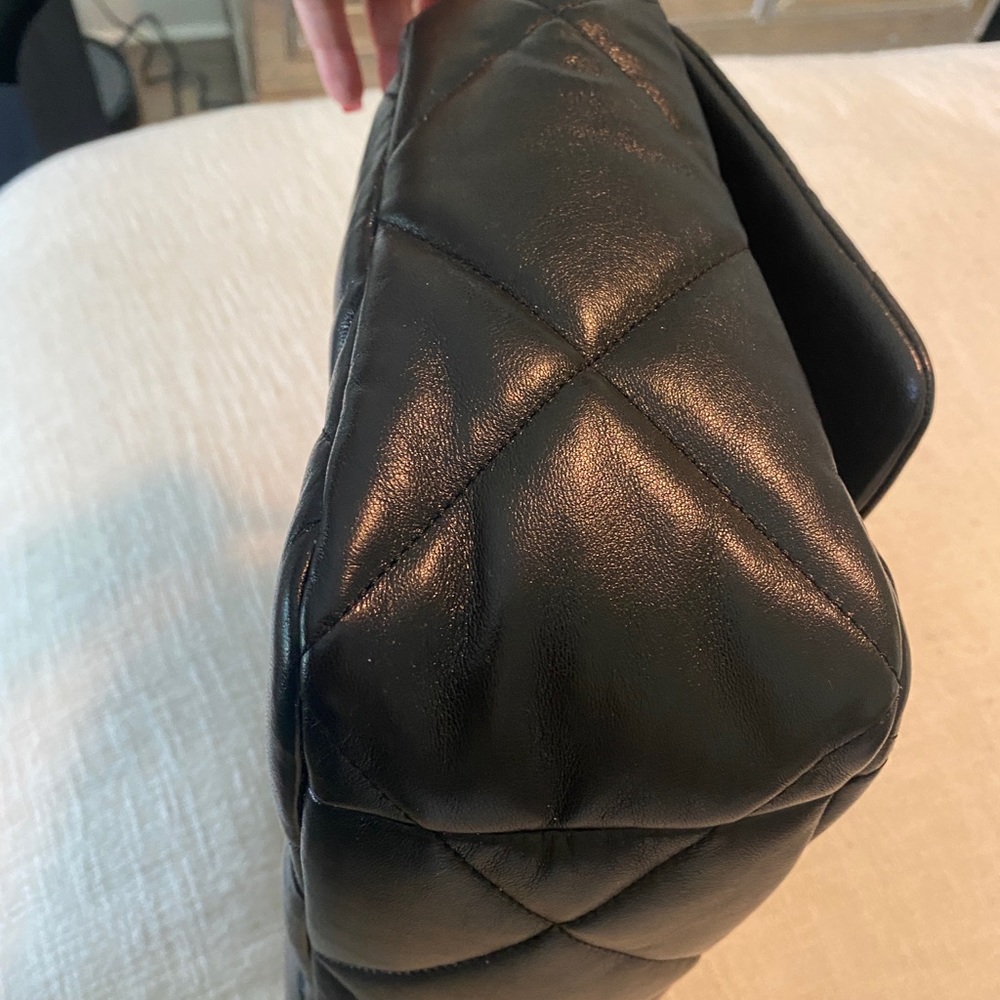 Chanel 19 Maxi Black Lambskin - Picture 12 of 13